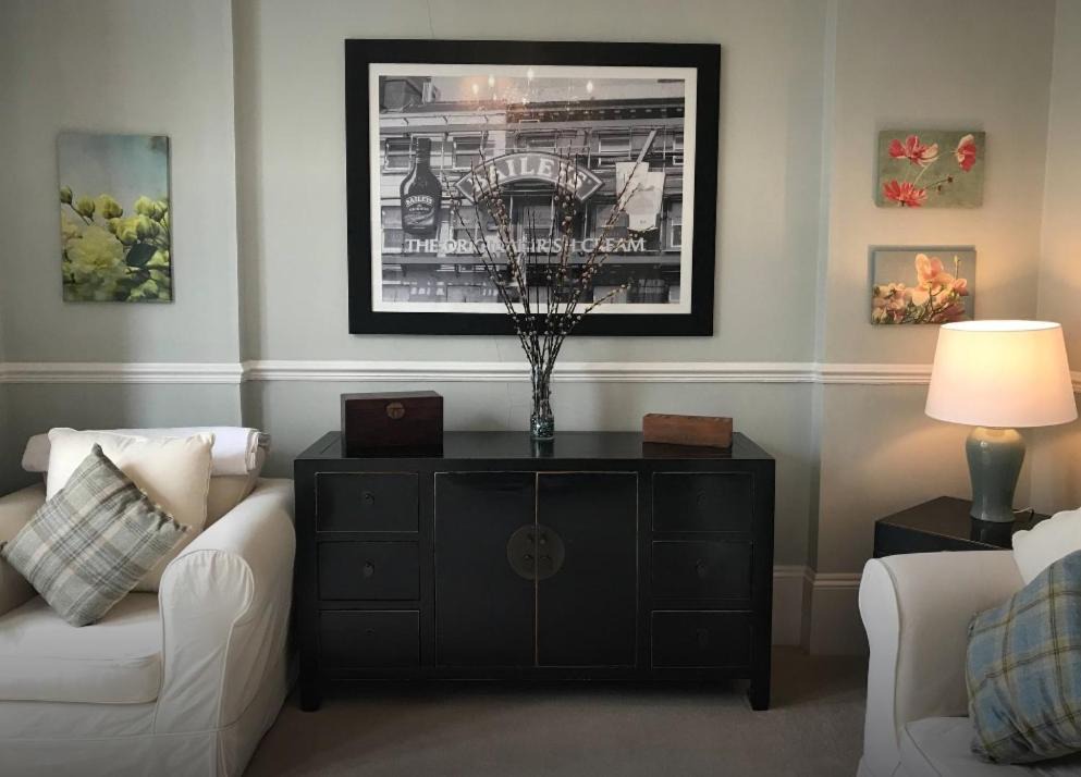 Photo of Livingroom in Cotham