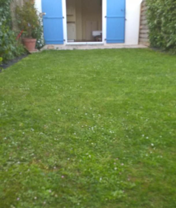 Photo of Buildings in Escos