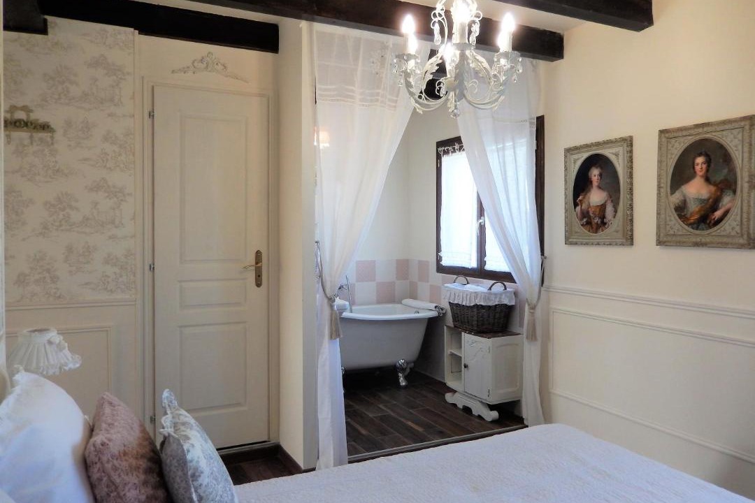 Photo of Others in Reau