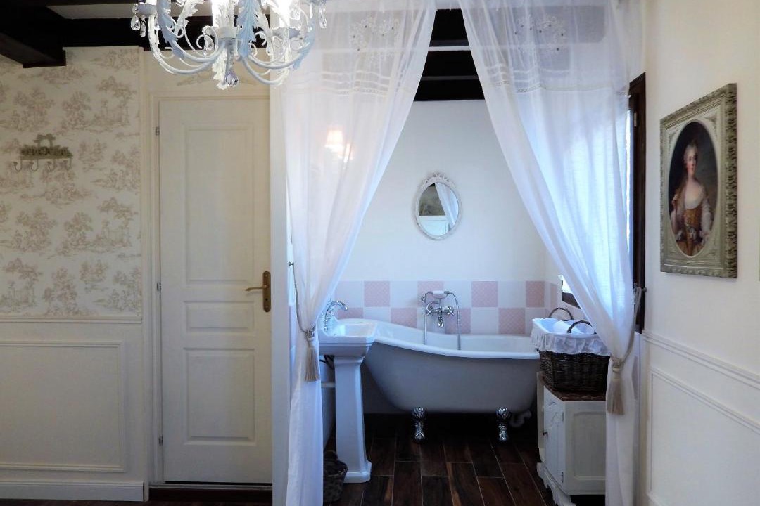 Photo of Others in Reau