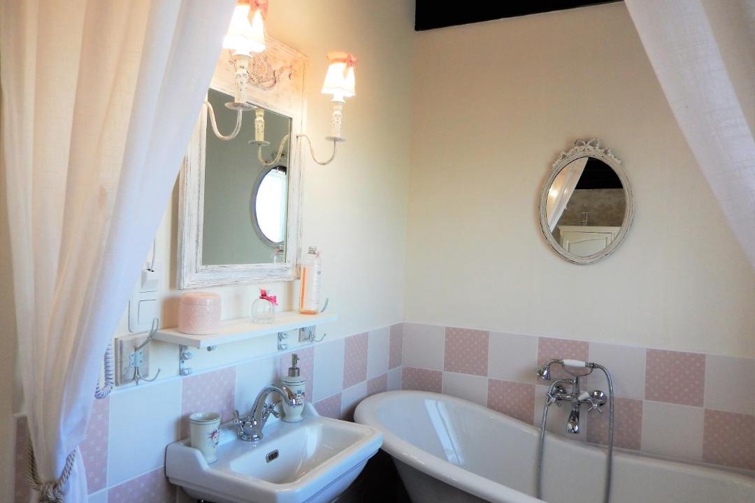 Photo of Others in Reau