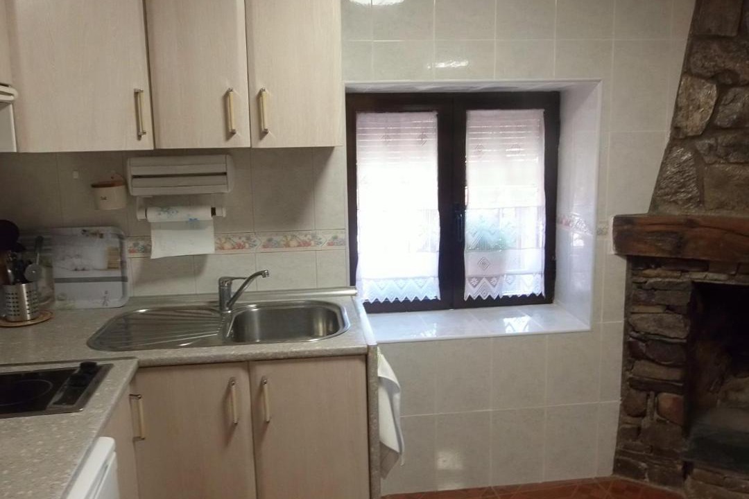 Photo of Kitchen in Valverde de los Arroyos