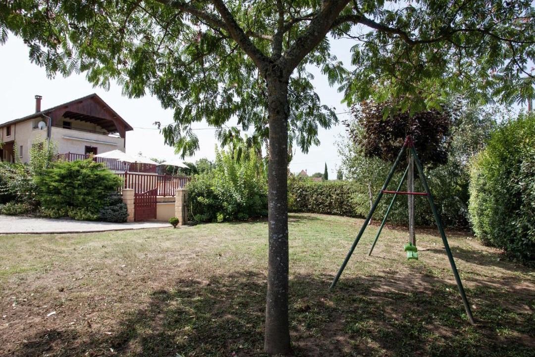 Photo of Others in Saint-Julien-de-Lampon
