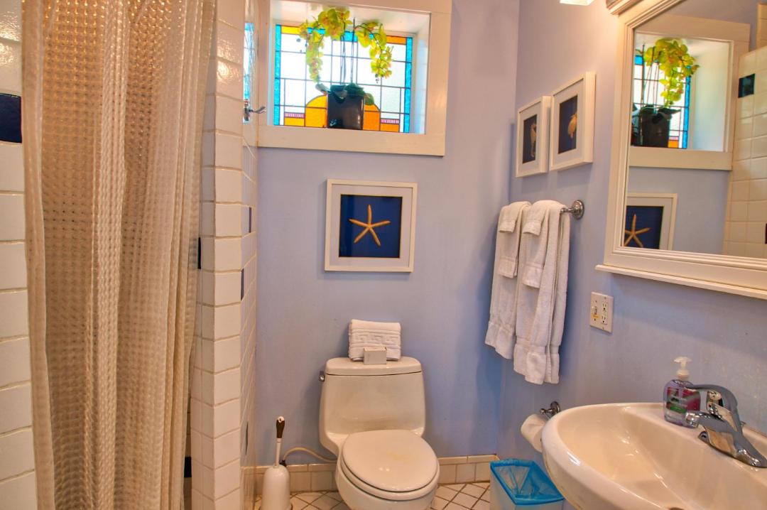 Photo of Bathroom in Midtown