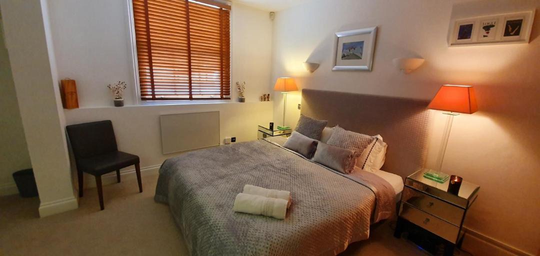 Photo of Bedroom in Royal Borough of Kensington and Chelsea