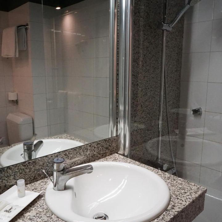 Photo of Others in Zola - Pressense