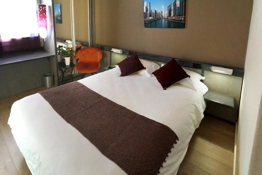 Photo of Others in Zola - Pressense