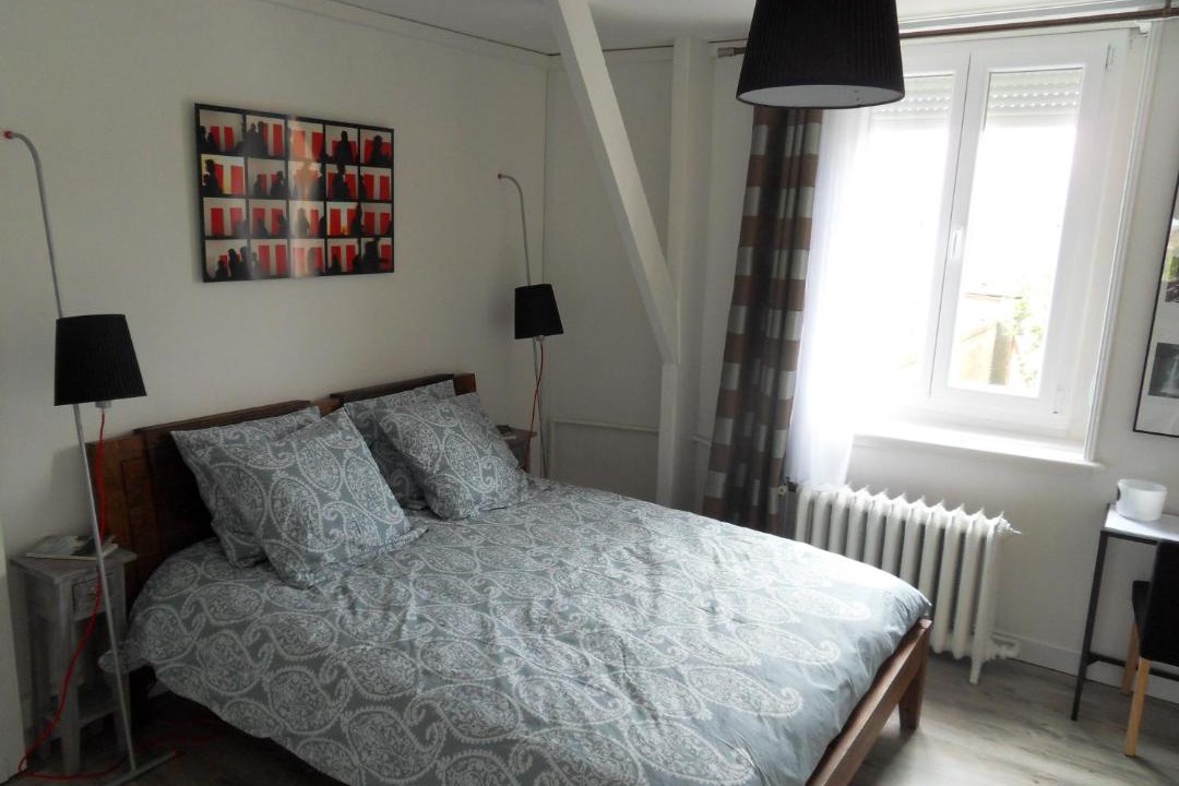 Photo of Bedroom in Lens