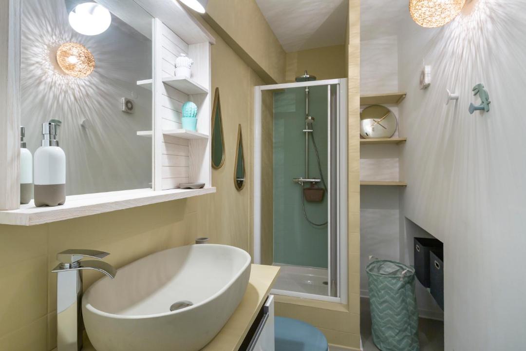 Photo of Bathroom in Centre