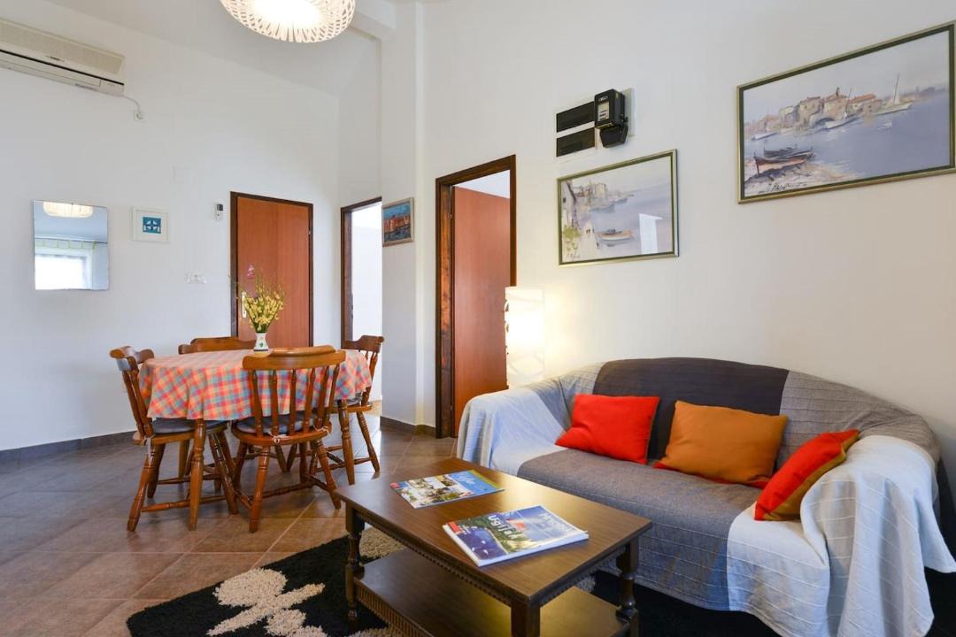 Photo of Livingroom in Muline