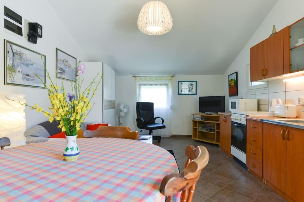 Photo of Livingroom in Muline