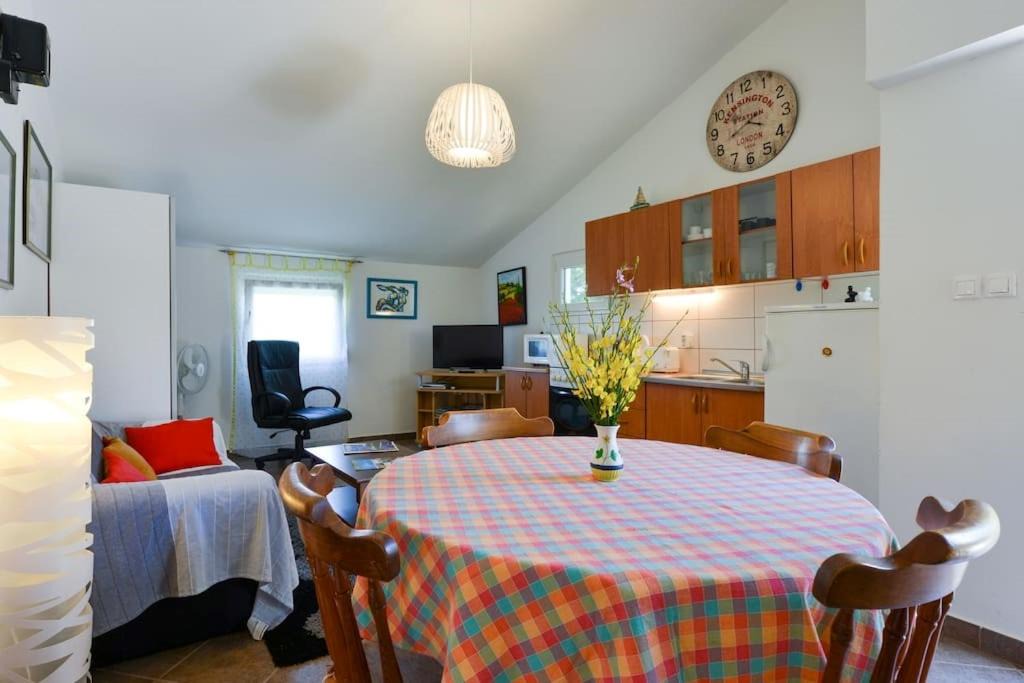 Photo of Livingroom in Muline