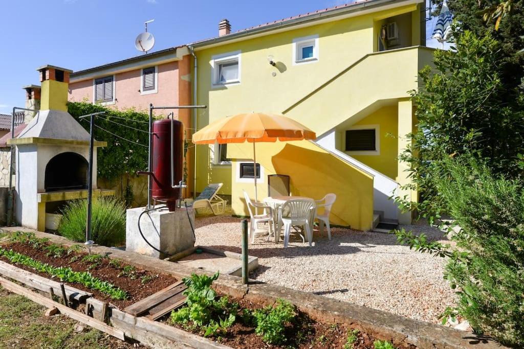 Photo of Buildings in Muline
