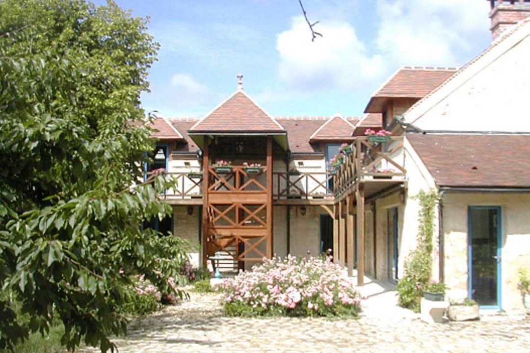 Photo of Buildings in Bois-le-Roi