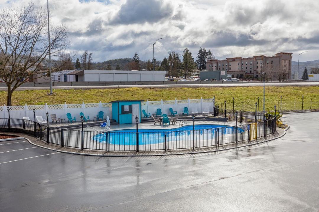 Photo of Others in Roseburg