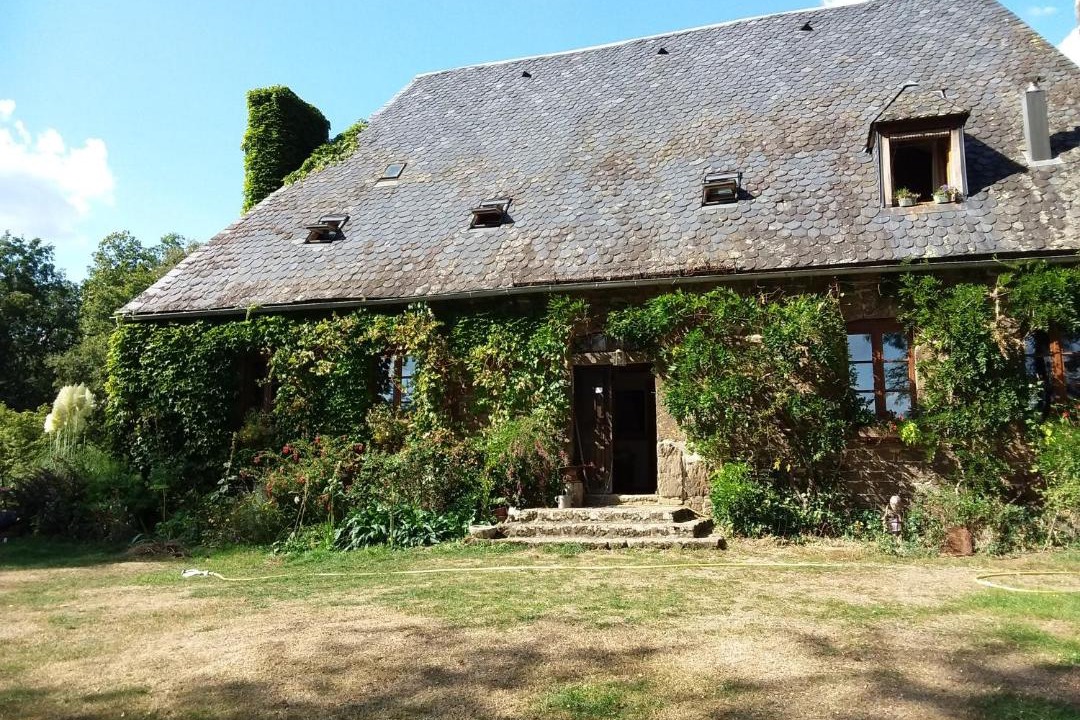 Photo of Buildings in Lamaziere-Basse