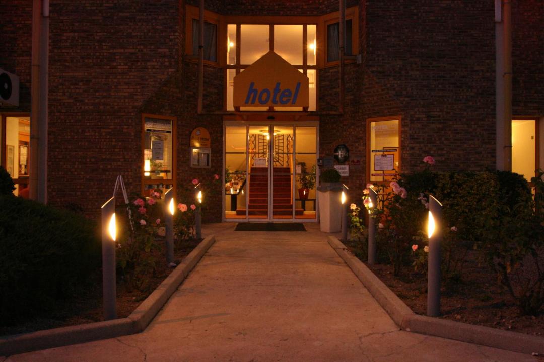 Photo of Others in Sance