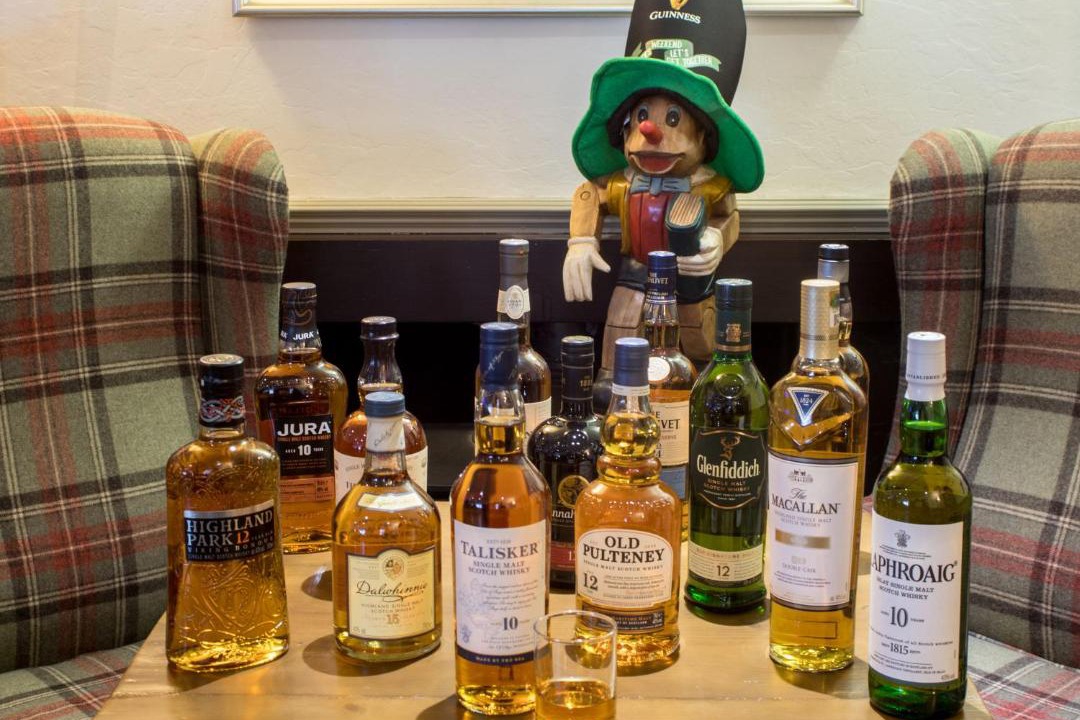 Photo of Others in Nostie