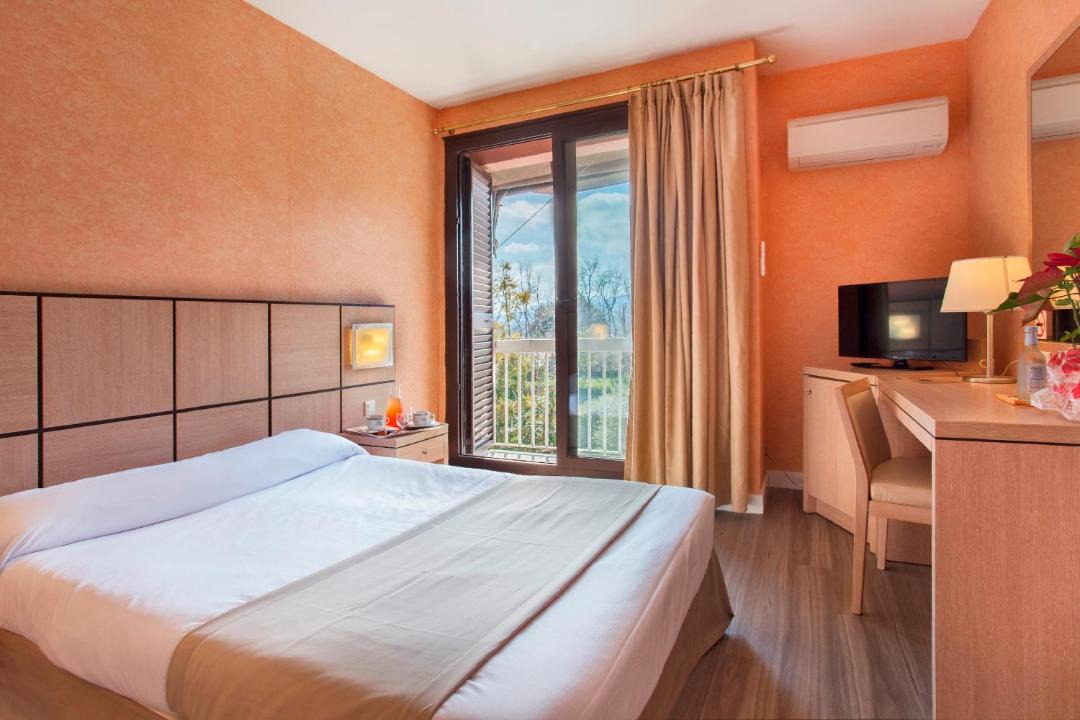 Photo of Bedroom in Casamozza