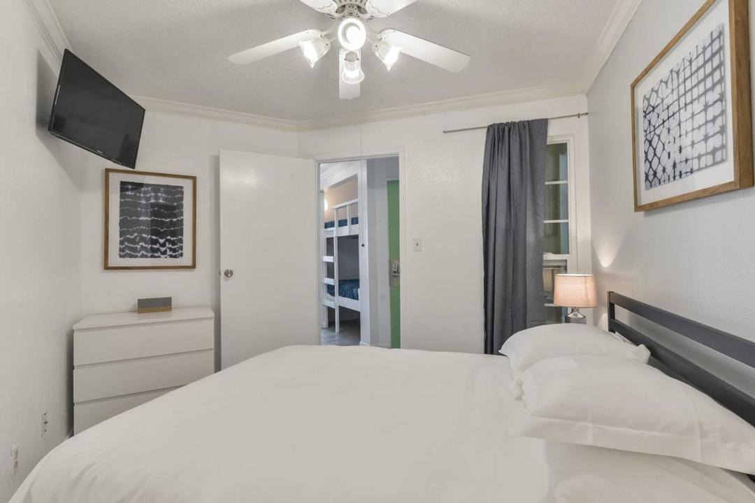 Photo of Bedroom in Galveston
