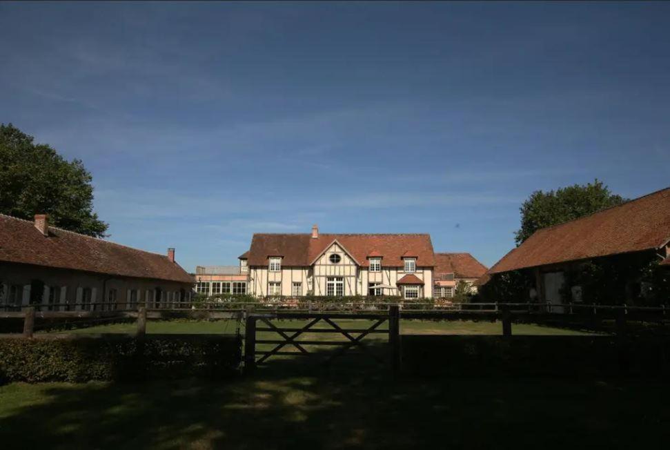 Photo of Buildings in Salbris