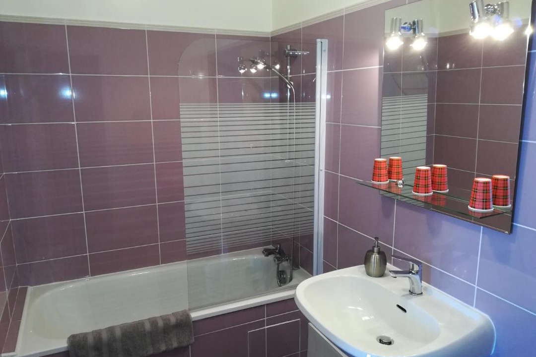 Photo of Bathroom in Bourbon-Lancy