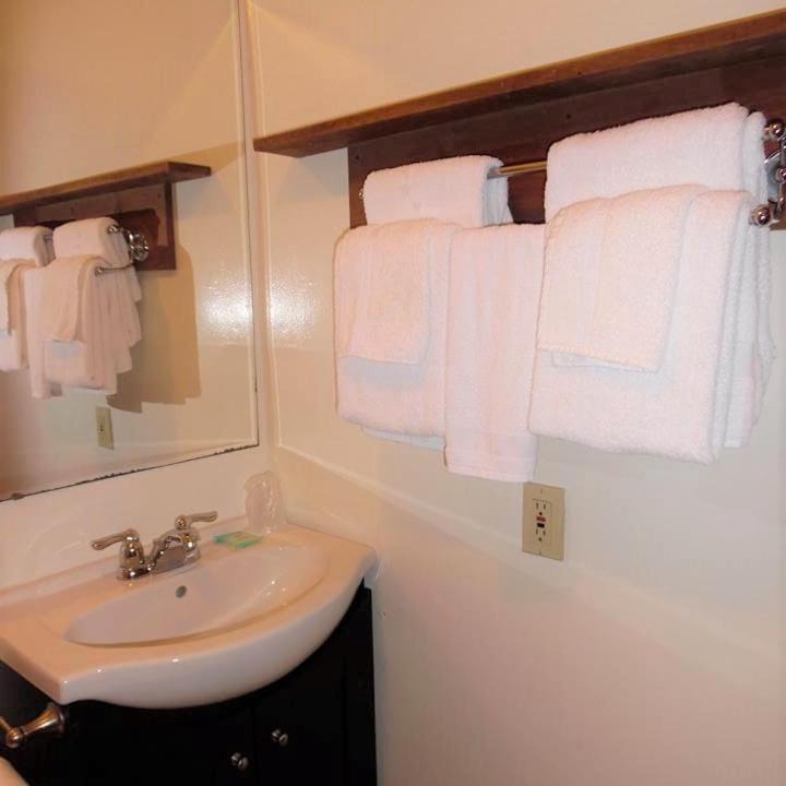 Photo of Bathroom in Wachapreague