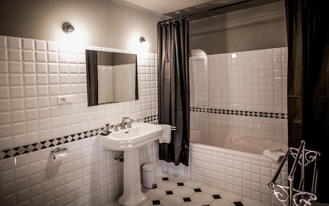 Photo of Bathroom in Tarascon