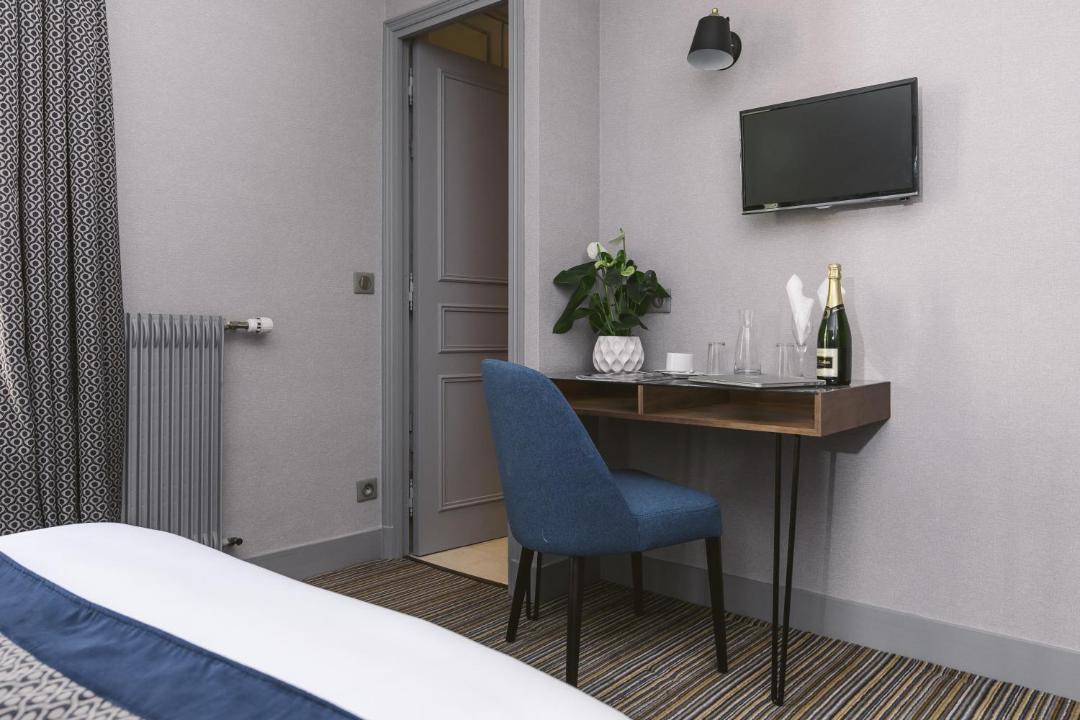 Photo of Bedroom in 5th Arrondissement