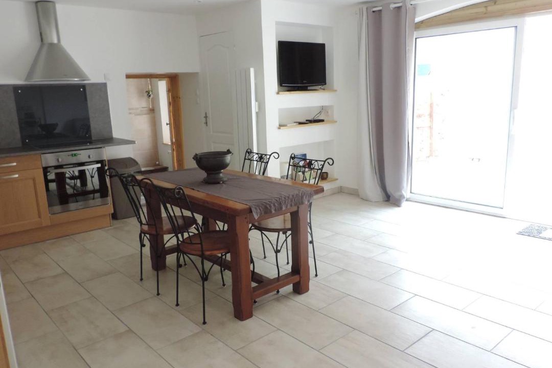 Photo of Others in Beine