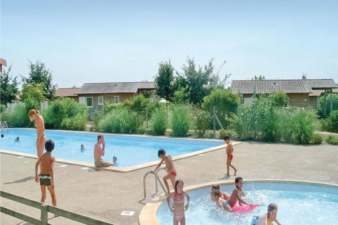 Photo of Human In Picture in Castelmoron-sur-Lot