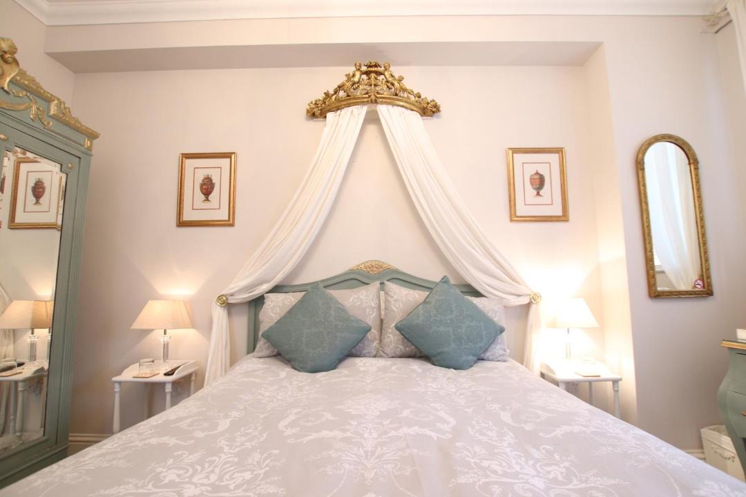 Photo of Bedroom in Deal