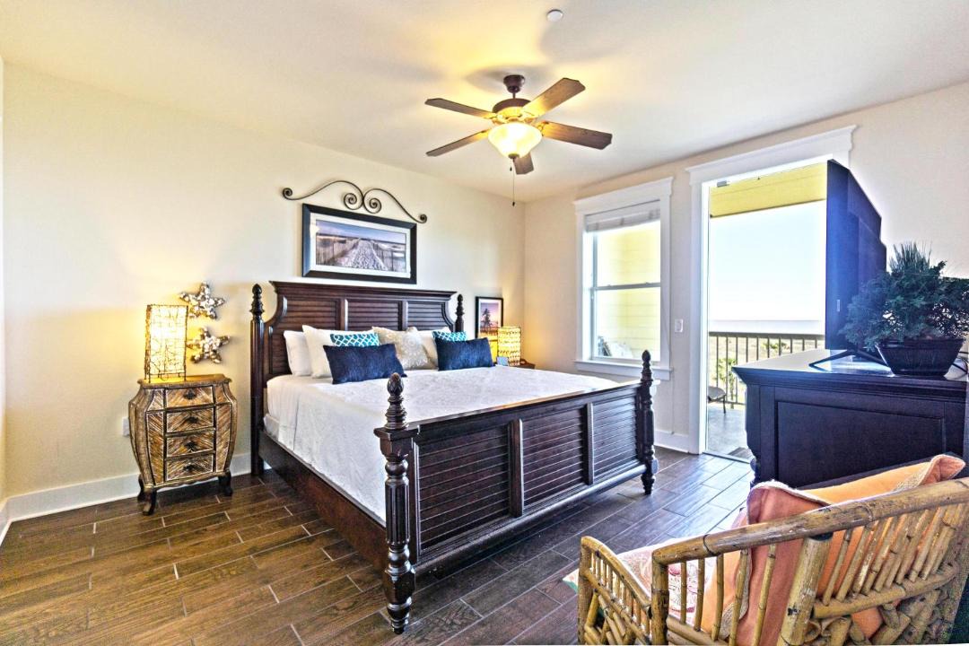 Photo of Livingroom in Red Fish Cove