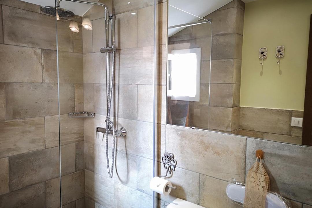 Photo of Bathroom in Carnot