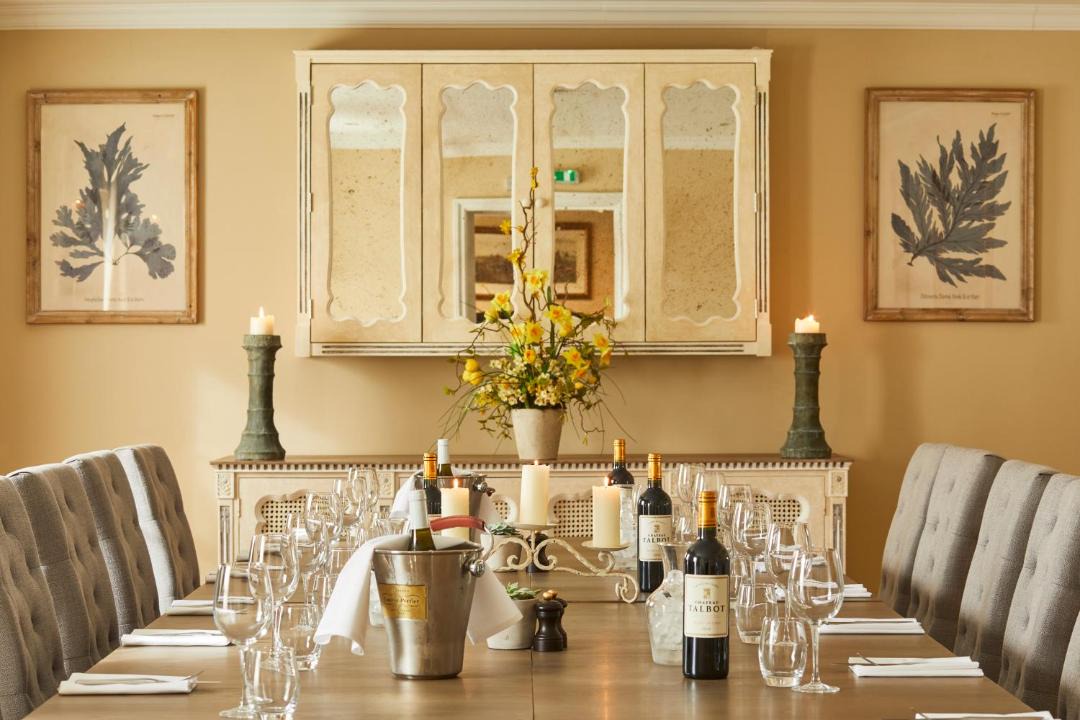 Photo of Livingroom in Yattendon