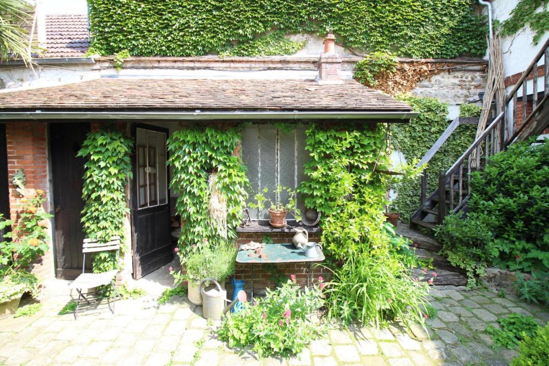 Photo of Others in Nangis