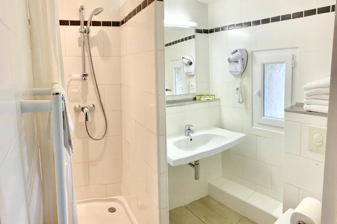 Photo of Bathroom in Saint-Hippolyte-du-Fort