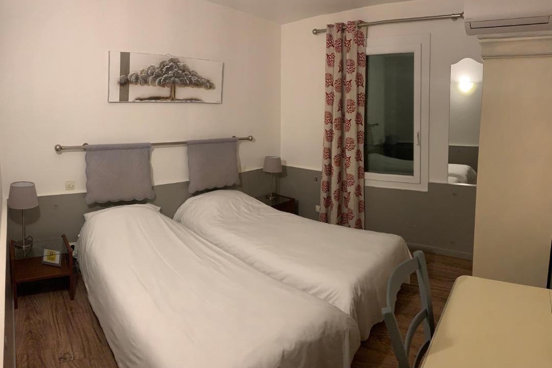 Photo of Bedroom in Saint-Hippolyte-du-Fort