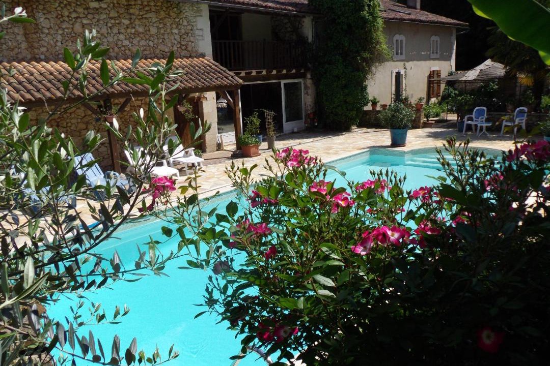 Photo of Others in Saint-Front-de-Pradoux