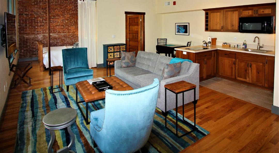 Photo of Livingroom in Amity