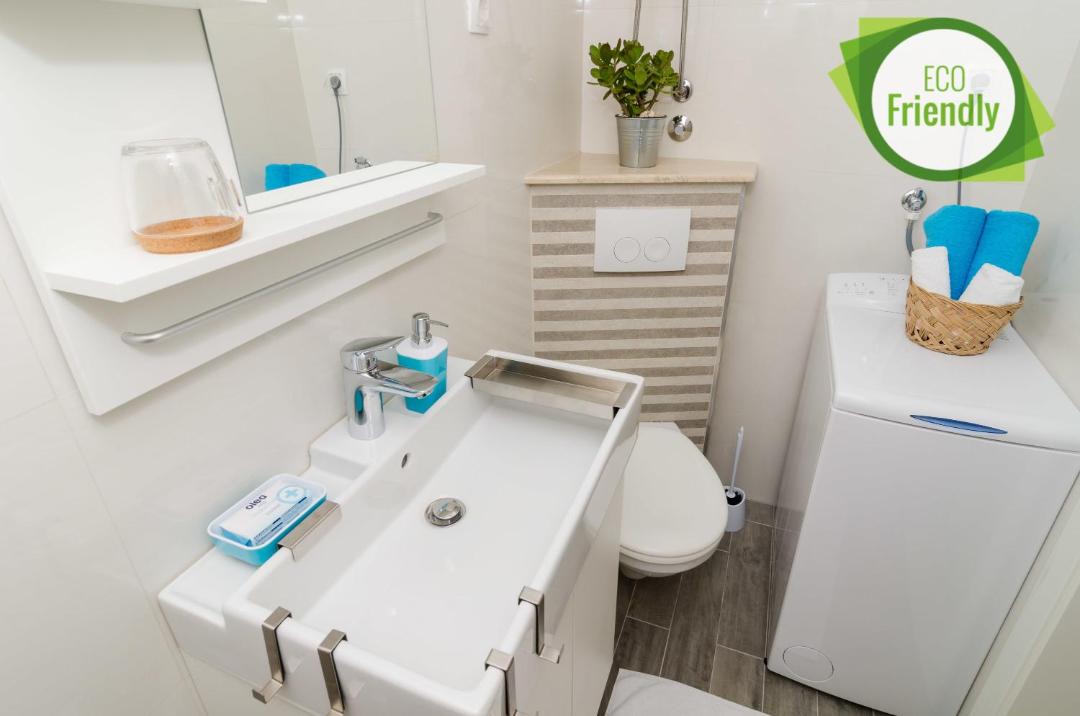 Photo of Bathroom in Pile