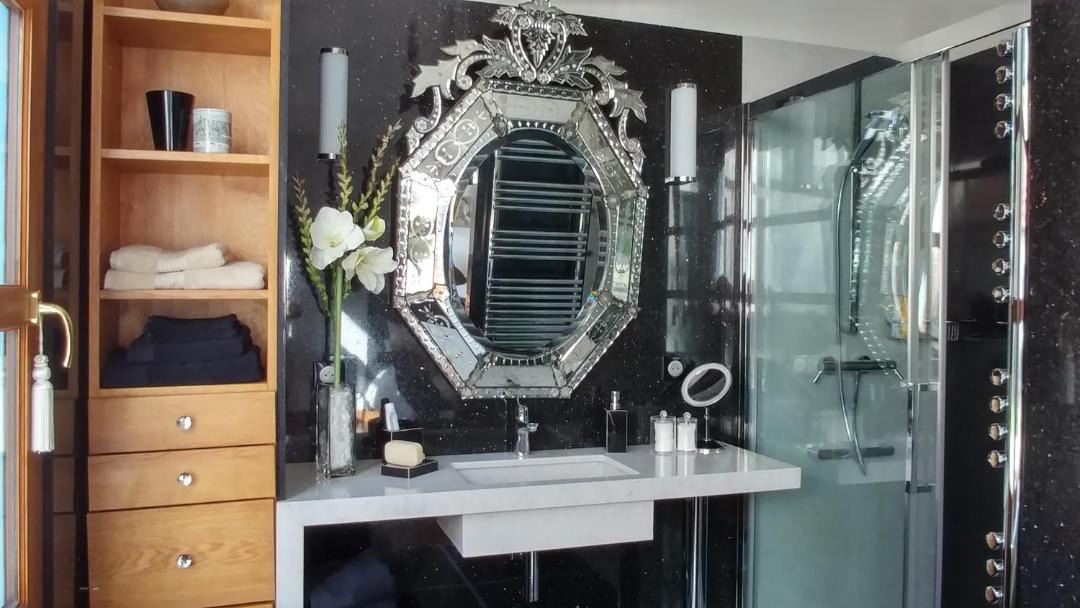 Photo of Bathroom in Droue-sur-Drouette