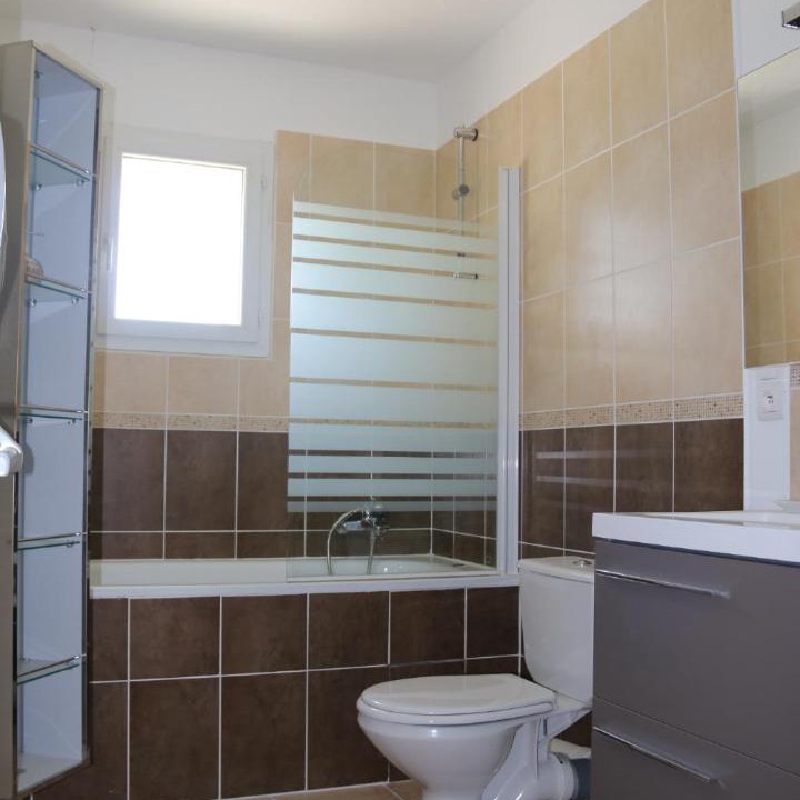 Photo of Bathroom in Violes