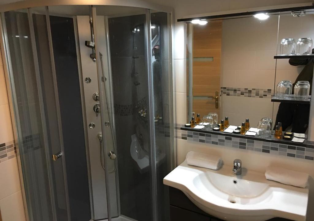 Photo of Bathroom in Forges-les-Eaux