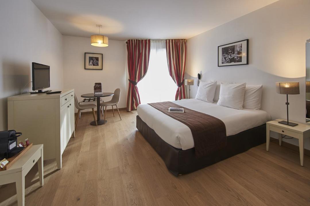 Photo of Bedroom in Chatou