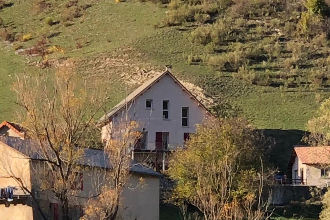Photo of Buildings in Chateauneuf-d'Oze