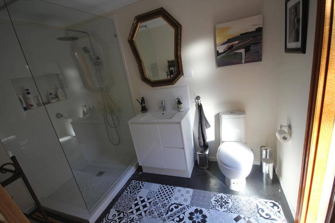 Photo of Bathroom in Wheatsheaf