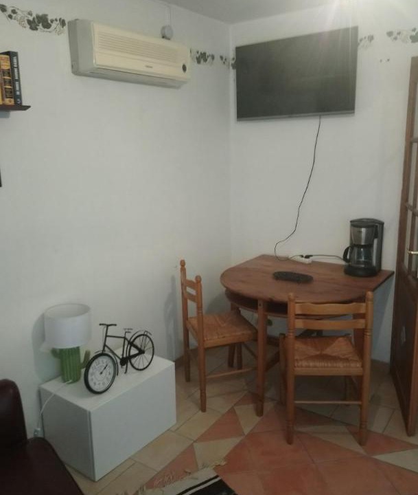 Photo of Livingroom in Camaret-sur-Aigues