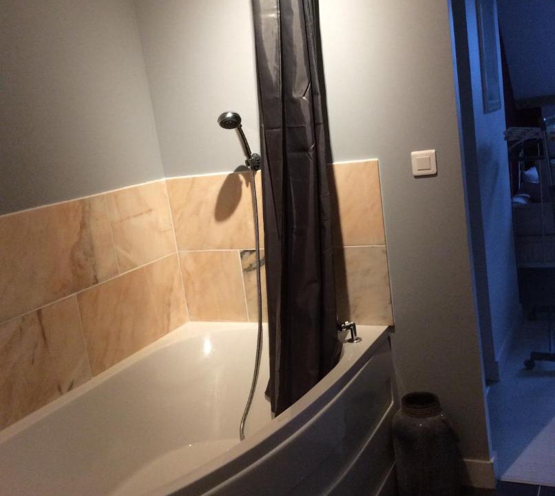 Photo of Bathroom in Checy