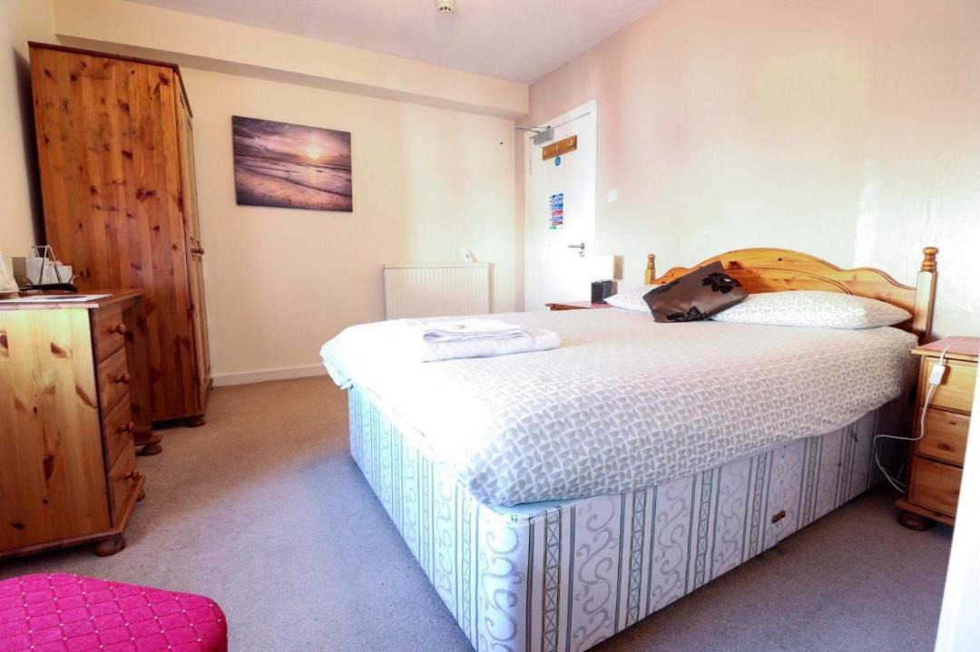 Photo of Bedroom in Tillicoultry